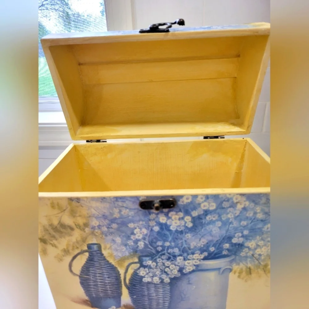 Vintage Floral Decorative Box